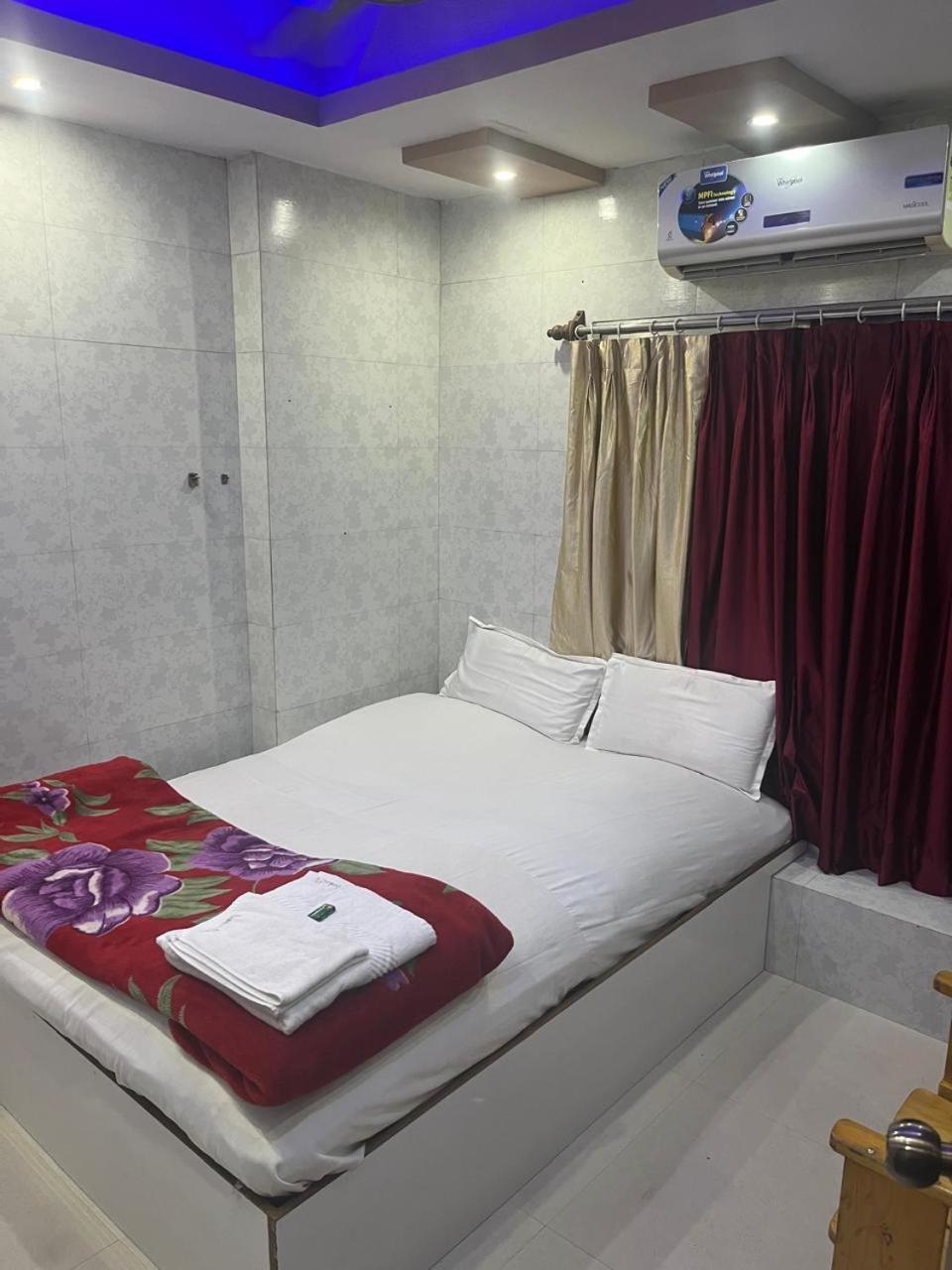 Lodge Babul Калькутта Экстерьер фото